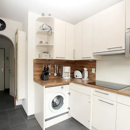 Badestra_e 80_ Whg_ 8_ Goting Hus Appartement *